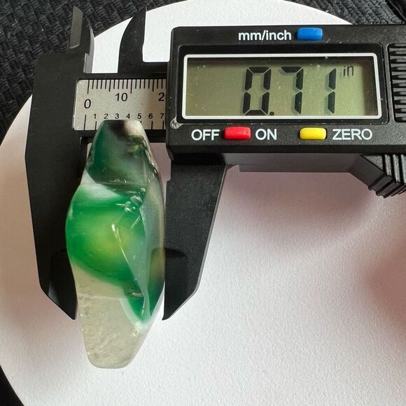 Green Flower Agate Star Carving (4) - Picture 7 of 9